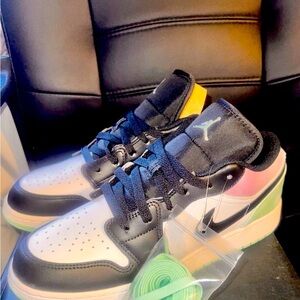 Jordan 1 Low SE ~ Tie Dye GS Youth 7 Womens 8.5